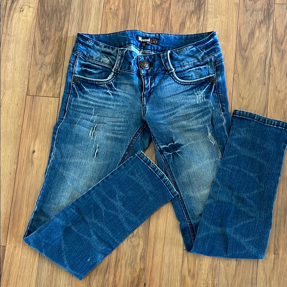 Blue Distressed woman’s Jeans